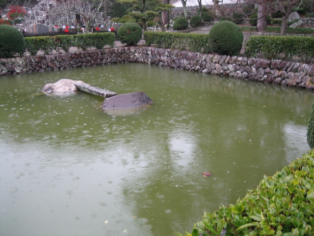 粉河寺の池